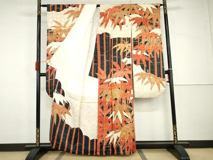 平和屋着物●豪華振袖　駒刺繍　笹竹文　金彩　金通し地　三越扱い　正絹　逸品　AABH8898cs