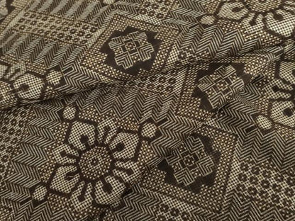 平和屋着物●本場大島紬　龍郷絣　花菱文　正絹　逸品　AABH8952cs