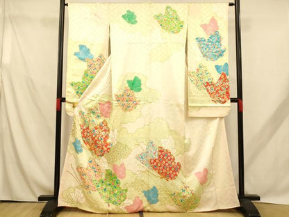 平和屋着物■豪華振袖 刺繍 雲取り舞蝶文 金彩 正絹 逸品 AABH9066fw