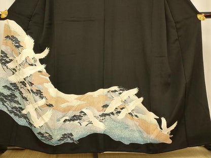 平和屋着物■豪華黒留袖　刺繍　飛鶴松文　たたき染め　金彩　正絹　逸品　AABH9102fw