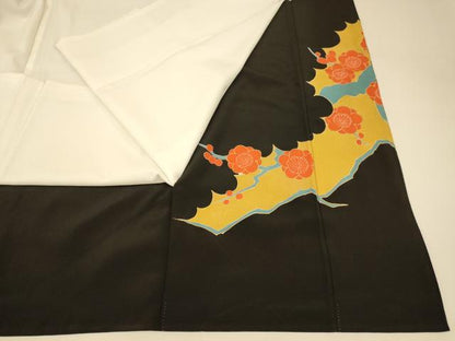 平和屋着物■豪華黒留袖　駒刺繍　枝花文　梅　菊　金彩　正絹　逸品　AABH9108fw