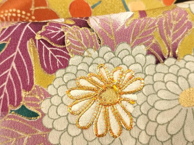 平和屋着物■豪華黒留袖　駒刺繍　枝花文　梅　菊　金彩　正絹　逸品　AABH9108fw
