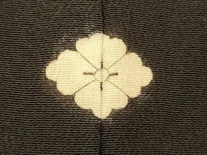 平和屋着物■豪華黒留袖　駒刺繍　枝花文　梅　菊　金彩　正絹　逸品　AABH9108fw