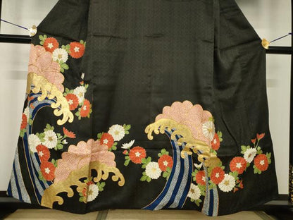 平和屋着物●豪華黒留袖　友禅　刺繍　立波花文　正絹　逸品　AABH9522ck