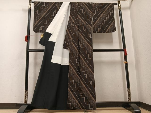 平和屋着物●上質な紬　琉球絣文様　正絹　逸品　AABH9614ph