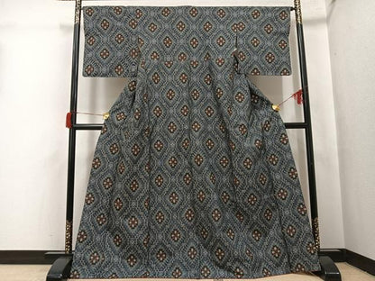 平和屋着物●本場村山大島紬　舞花文　正絹　逸品　AABH9670ph