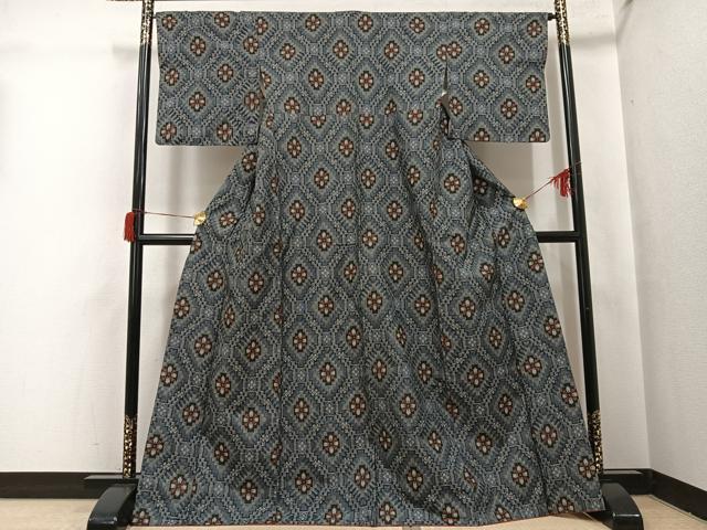 平和屋着物●本場村山大島紬　舞花文　正絹　逸品　AABH9670ph