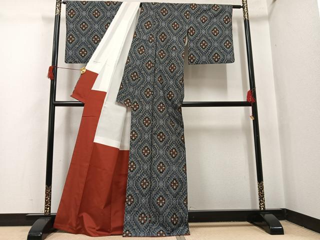 平和屋着物●本場村山大島紬　舞花文　正絹　逸品　AABH9670ph