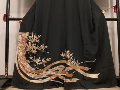 平和屋着物●豪華黒留袖　駒刺繍　松竹梅　金彩　正絹　逸品　AABH9679ph