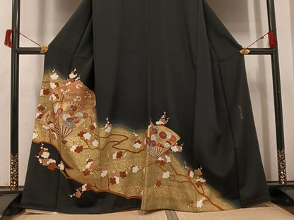 平和屋着物●豪華黒留袖　駒刺繍　扇面花文　暈し染め　金彩　正絹　逸品　AABH9703ph