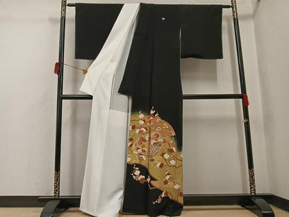 平和屋着物●豪華黒留袖　駒刺繍　扇面花文　暈し染め　金彩　正絹　逸品　AABH9703ph