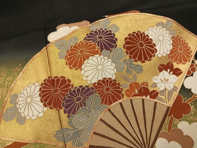 平和屋着物●豪華黒留袖　駒刺繍　扇面花文　暈し染め　金彩　正絹　逸品　AABH9703ph