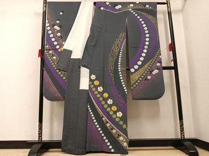 平和屋着物●豪華振袖　駒刺繍　絞り　舞花文　金彩　正絹　逸品　AABH9709ph