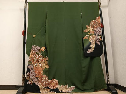 平和屋着物●豪華振袖　駒刺繍　草花文　金彩　正絹　逸品　AABH9725ph