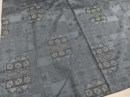 平和屋着物●本場大島紬　カタス9マルキ　更紗唐草文　正絹　逸品　AABH9730ph