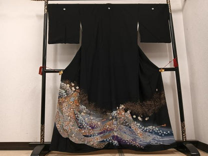 平和屋着物●豪華黒留袖　作家物　辻が花　駒刺繍　糸巻花文　暈し染め　金彩　正絹　逸品　AABH9744ph