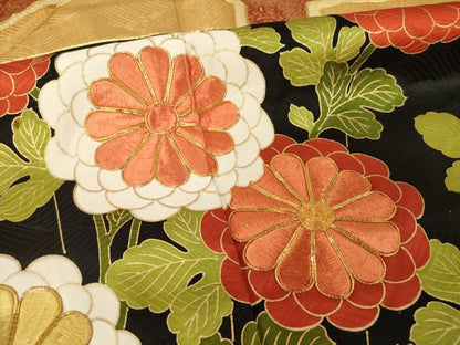 平和屋着物●豪華振袖　駒刺繍　雲重ね吉祥花文　金彩　正絹　逸品　AABH9922ck