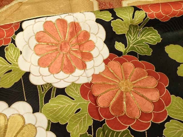 平和屋着物●豪華振袖　駒刺繍　雲重ね吉祥花文　金彩　正絹　逸品　AABH9922ck
