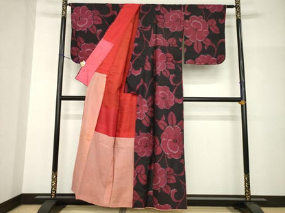 平和屋着物●アンティーク　大正ロマン　花唐草文　椿　黒地　正絹　逸品　AABH9945ck
