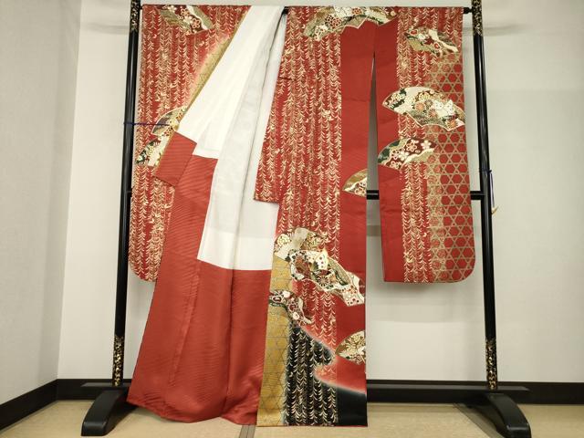 平和屋着物●豪華振袖　駒刺繍　地紙花蝶文　金彩　正絹　逸品　AABH9954ck