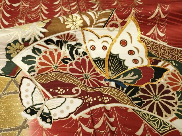 平和屋着物●豪華振袖　駒刺繍　地紙花蝶文　金彩　正絹　逸品　AABH9954ck