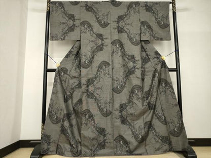 平和屋着物●本場大島紬　カタス9マルキ　孔雀花文　ロング丈　正絹　逸品　AABH9955ck