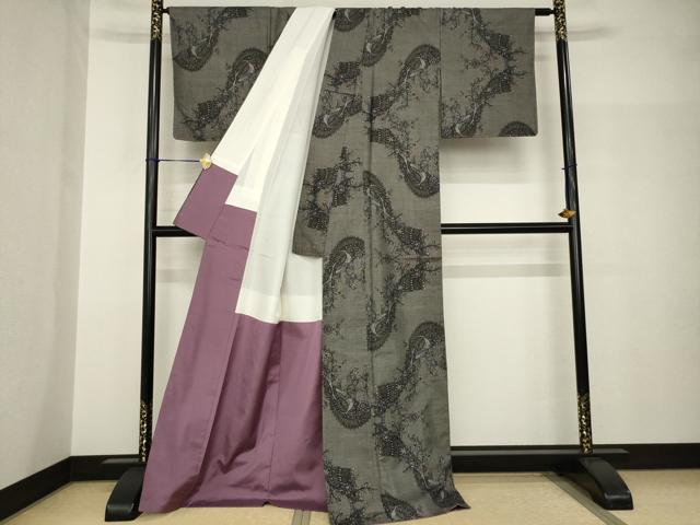 平和屋着物●本場大島紬　カタス9マルキ　孔雀花文　ロング丈　正絹　逸品　AABH9955ck