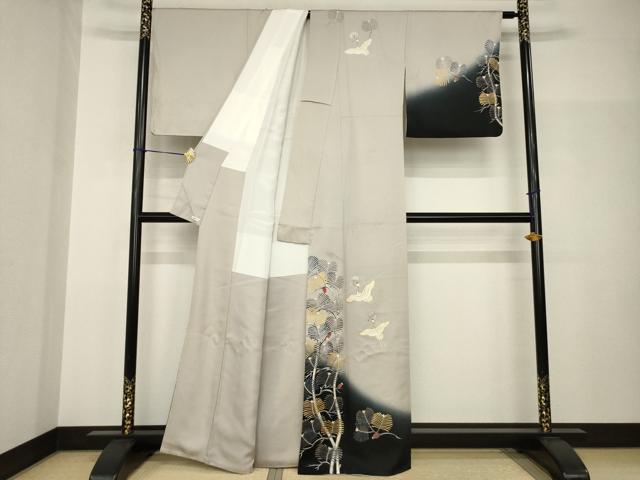平和屋着物●訪問着　作家物　駒刺繍　飛鶴松文　暈し染め　金彩　正絹　逸品　AABH9956ck