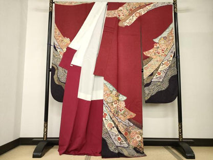 平和屋着物●豪華振袖　駒刺繍　吉祥雪輪花車文　金彩　金通し地　正絹　逸品　AABH9975ck