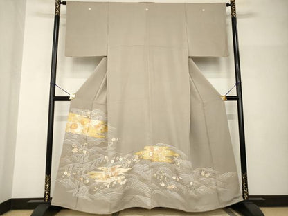 平和屋着物●創業460年・千總　色留袖　駒刺繍　立波草花文　金彩　正絹　逸品　AABH9986ck