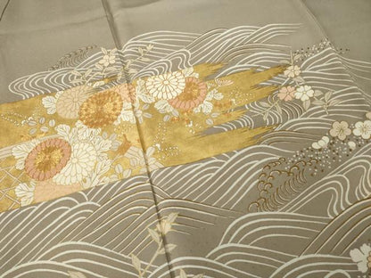 平和屋着物●創業460年・千總　色留袖　駒刺繍　立波草花文　金彩　正絹　逸品　AABH9986ck