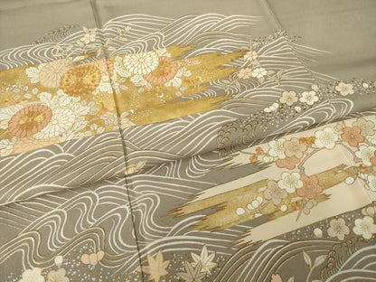 平和屋着物●創業460年・千總　色留袖　駒刺繍　立波草花文　金彩　正絹　逸品　AABH9986ck