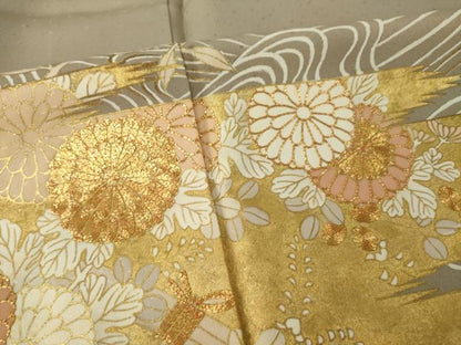 平和屋着物●創業460年・千總　色留袖　駒刺繍　立波草花文　金彩　正絹　逸品　AABH9986ck