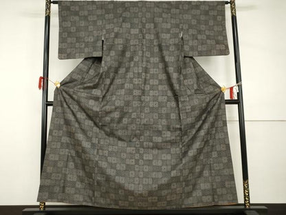 平和屋着物●本場大島紬　泥染め　カタス9マルキ　格子花文　正絹　逸品　AABI0039cs