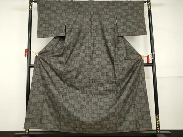 平和屋着物●本場大島紬　泥染め　カタス9マルキ　格子花文　正絹　逸品　AABI0039cs
