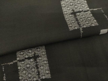 平和屋着物●本場大島紬　地空き　カタス9マルキ　色紙重ね文　黒地　正絹　逸品　AABI0113cs