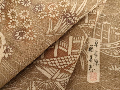 平和屋着物●藤美志　小紋　草木染　渡橋風景笹松文　鬼しぼ縮緬　正絹　逸品　AABI0120cs