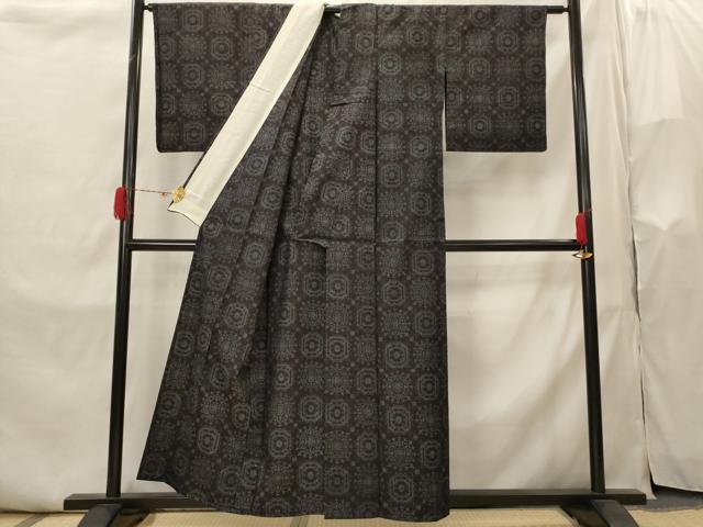 平和屋着物▽本場結城紬　重要無形文化財　単衣　市松花文　正絹　逸品　AABI0151st
