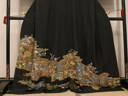 平和屋着物●創業460年・千總　黒留袖　駒刺繍　草花文　金彩　ロング丈　正絹　逸品　AABI0449ph