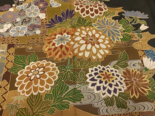平和屋着物●創業460年・千總　黒留袖　駒刺繍　草花文　金彩　ロング丈　正絹　逸品　AABI0449ph