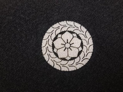 平和屋着物●創業460年・千總　黒留袖　駒刺繍　草花文　金彩　ロング丈　正絹　逸品　AABI0449ph