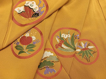平和屋着物●豪華振袖　駒刺繍　花蝶丸文　正絹　逸品　AABI0536ph