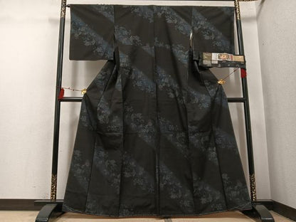 平和屋着物●都喜ヱ門　本場大島紬　純泥染　手織り　カタス7マルキ　更紗唐草文　藤絹織物謹製　証紙付き　正絹　逸品　AABI0543ph