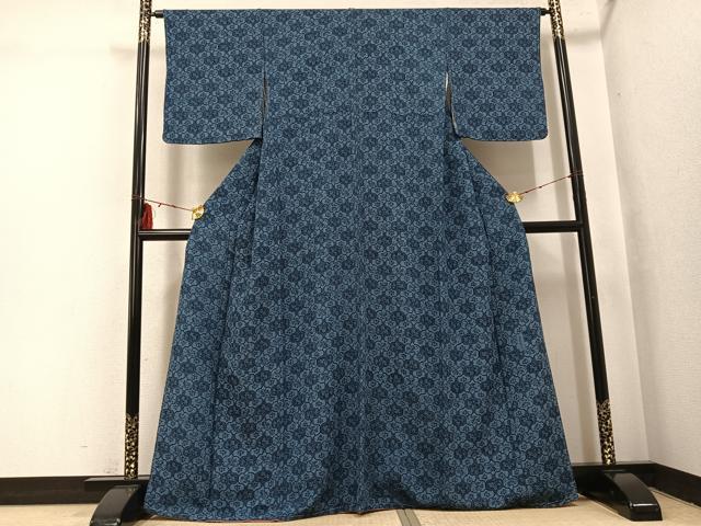平和屋着物●阿波藍染　阿波友禅　徳島県無形文化財保持者　香川卓美　小紋　藍　草花文　正絹　逸品　未使用　AABI0561ph