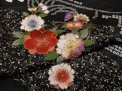 平和屋着物●豪華振袖・長襦袢(無双仕立て)セット　駒刺繍　絞り　花唐草文　黒地　金彩　正絹　逸品　AABI0587ph