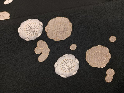平和屋着物●豪華振袖　駒刺繍　梅桜文　金彩　正絹　逸品　AABI0588ph