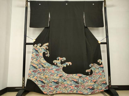 平和屋着物●豪華黒留袖　紅型　刺繍　立波文　金糸　正絹　逸品　AABI0776ck