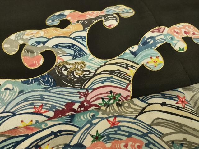 平和屋着物●豪華黒留袖　紅型　刺繍　立波文　金糸　正絹　逸品　AABI0776ck