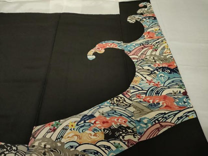 平和屋着物●豪華黒留袖　紅型　刺繍　立波文　金糸　正絹　逸品　AABI0776ck