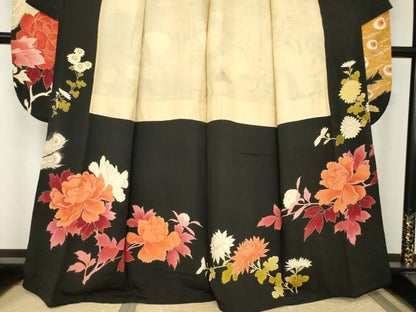 平和屋本店●アンティーク　大正ロマン　振袖　駒刺繍　孔雀花文　黒地　金彩　正絹　逸品　AABI0785ck